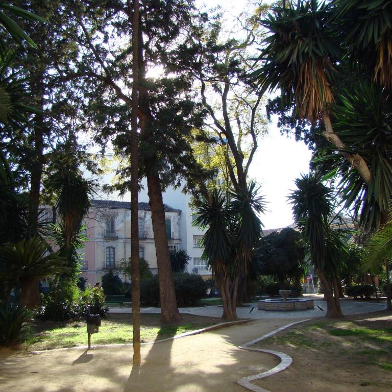 Málaga Lodge Guesthouse - Double Room with Shared Bathroom - 22