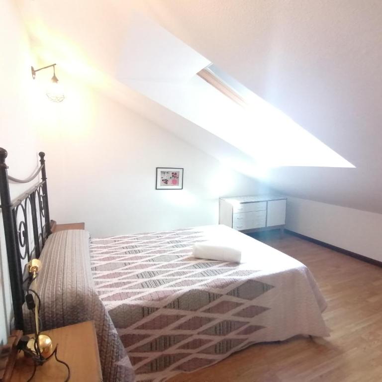 Ático 3 hab en centro de Cangas - Apartamento de 3 dormitorios - 8