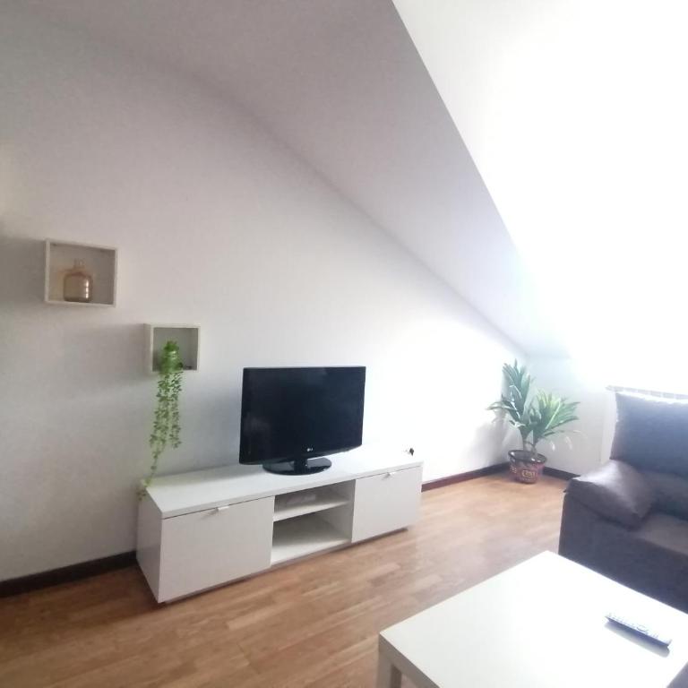 Ático 3 hab en centro de Cangas - Apartamento de 3 dormitorios - 12