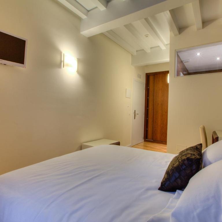 Hotel Montenegro Compostela - Habitación Doble - 7