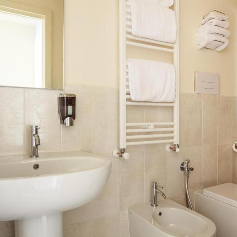 Affittacamere Angelica - Double Room with Private Bathroom - 6