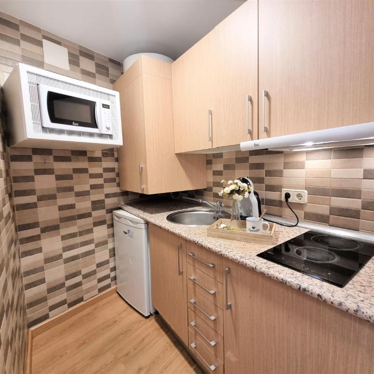 Apartamentos San Isidro - Apartment with Balcony - 8