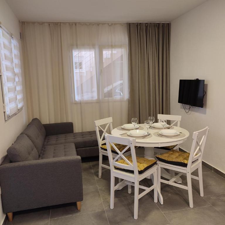 Sayohat Apartments - Two-Bedroom Apartment - 8