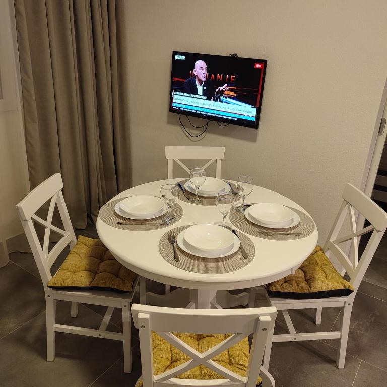 Sayohat Apartments - Two-Bedroom Apartment - 5