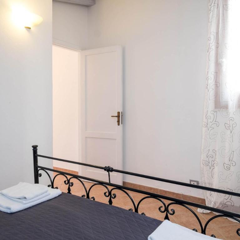 VILLA BIFAMILIARE SCOPELLO - Apartment with Garden View - 10