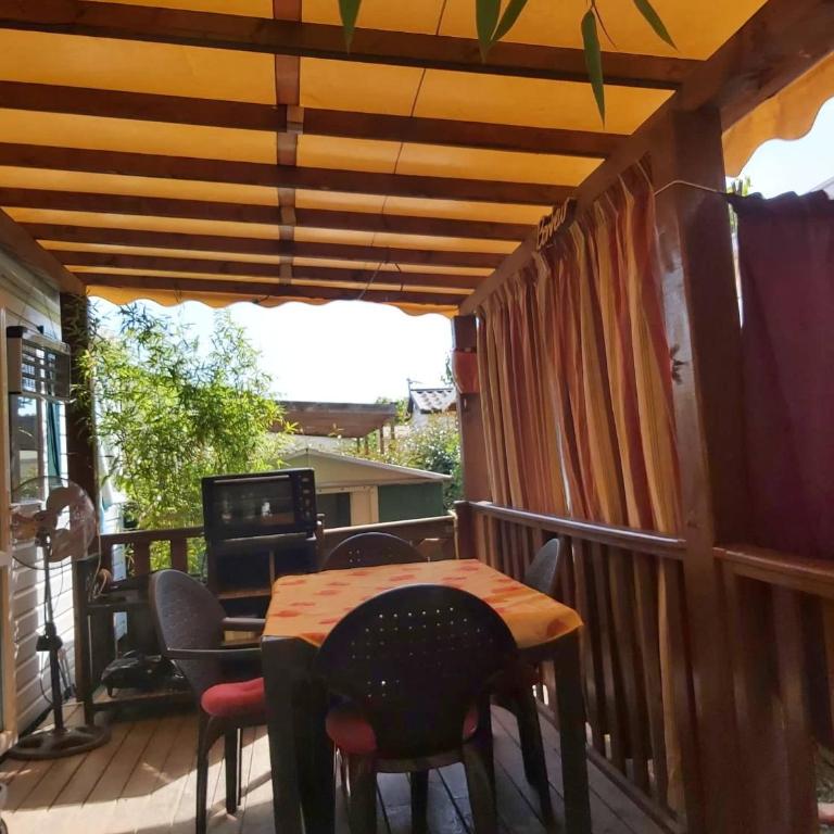 vacances familiales dans camping avec piscine - Bungalow 2 Chambres - 1