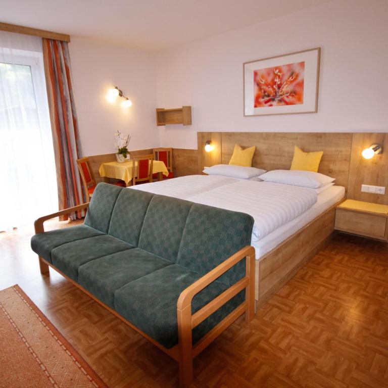 Pension Vocario - Familienzimmer mit Balkon - 6