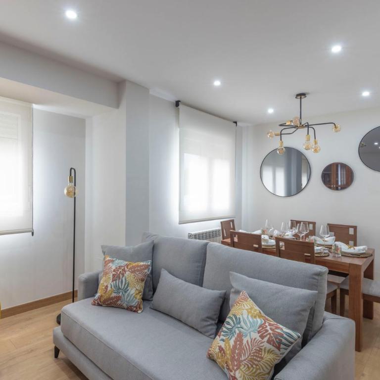 El Piso de Pilar - Three-Bedroom Apartment - 1
