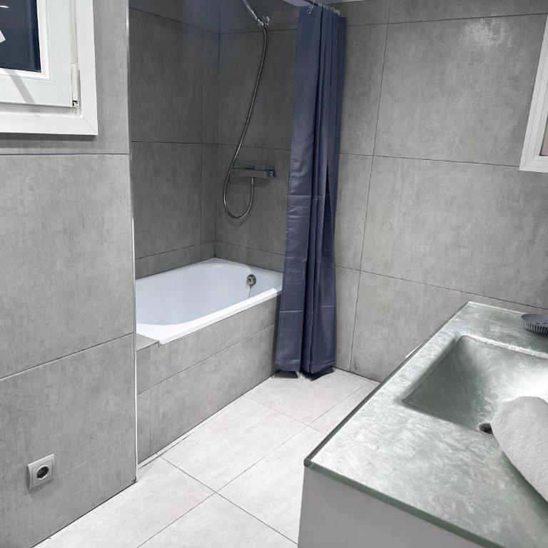 Sitges Port View Apartment by Hello Homes Sitges - Apartamento de 1 dormitorio - 13