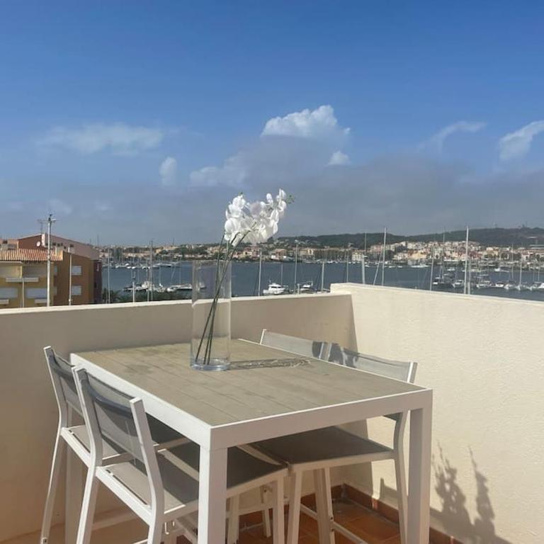 Magnifique appartement vue port et mer - Appartement 2 Chambres - 3
