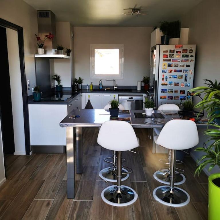 Joli appartement lumineux au calme, Wi-Fi, parking - Appartement 1 Chambre - 4