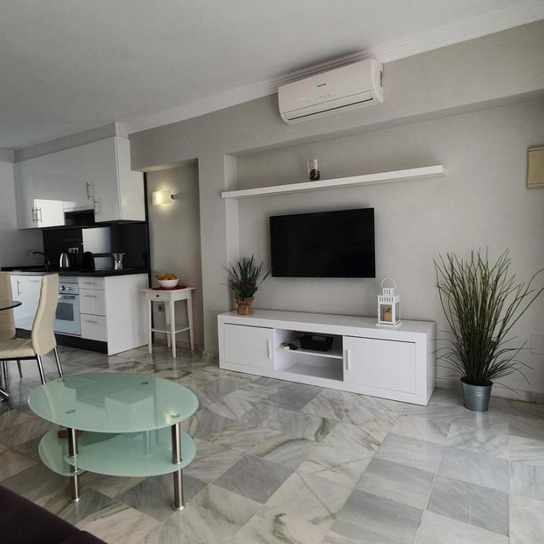 Nice Duplex Home, Marbella, See View, Hotel Resort - Two-Bedroom Apartment - 5