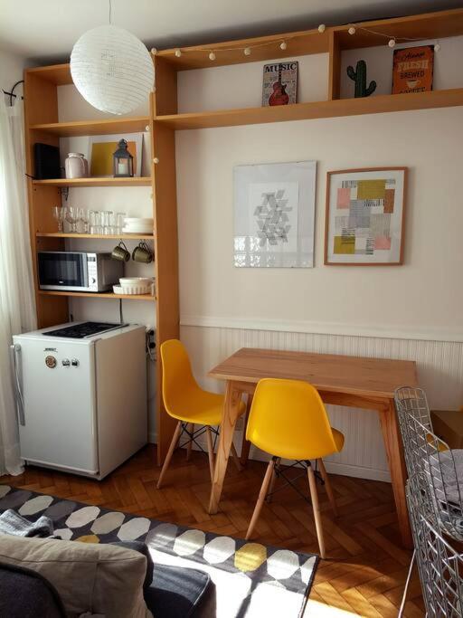 ALEGRE Y CONFORTABLE DEPARTAMENTO EN BELGRANO R - Apartamento de 1 dormitorio - 2