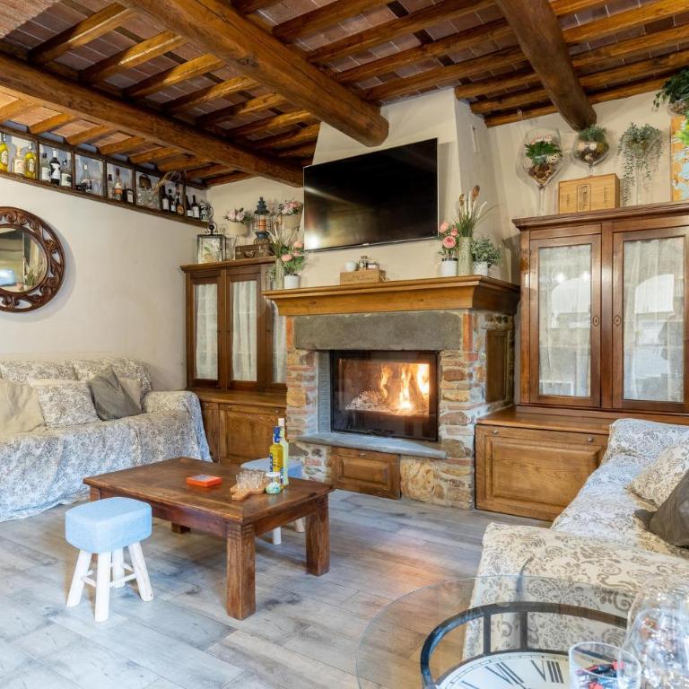 Accogliente Casa A Capannori Con Cucina - Casa Vacanze con 4 Camere da Letto - 1