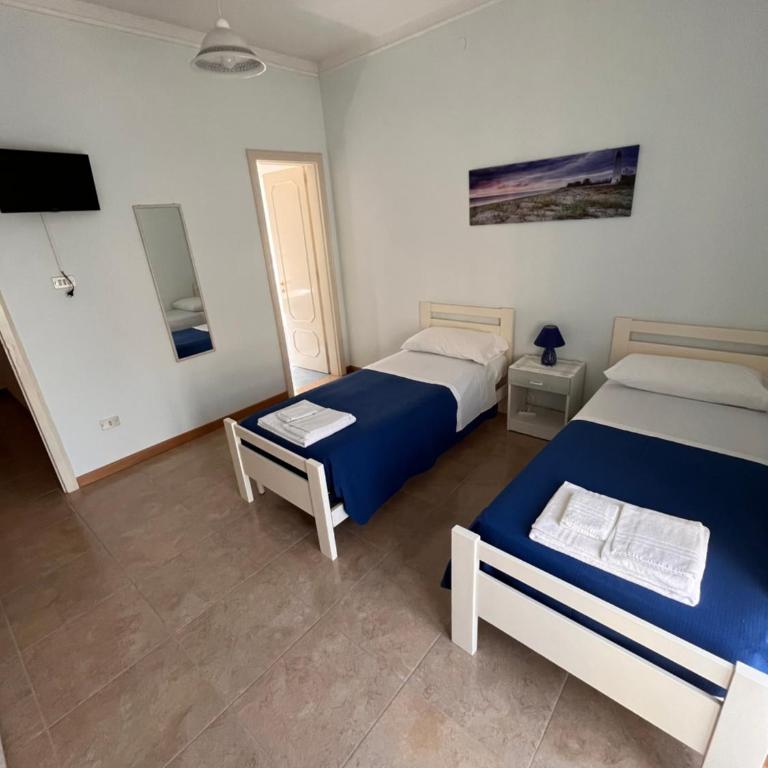 B&B Kalypso - Camera Deluxe Doppia con Letti Singoli - 3
