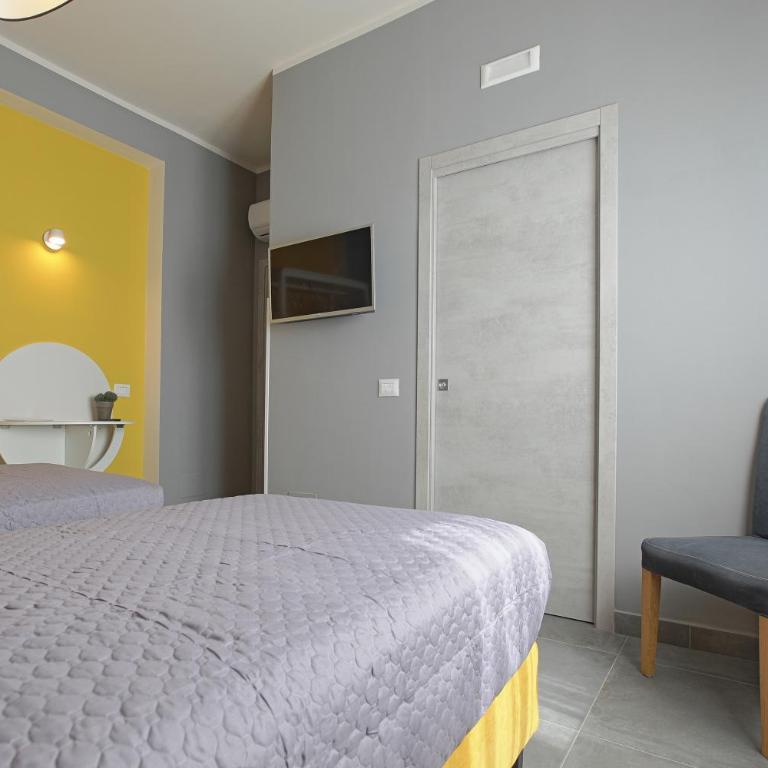Malù - Bed & Breakfast - Camera Doppia con Letti Singoli - 8