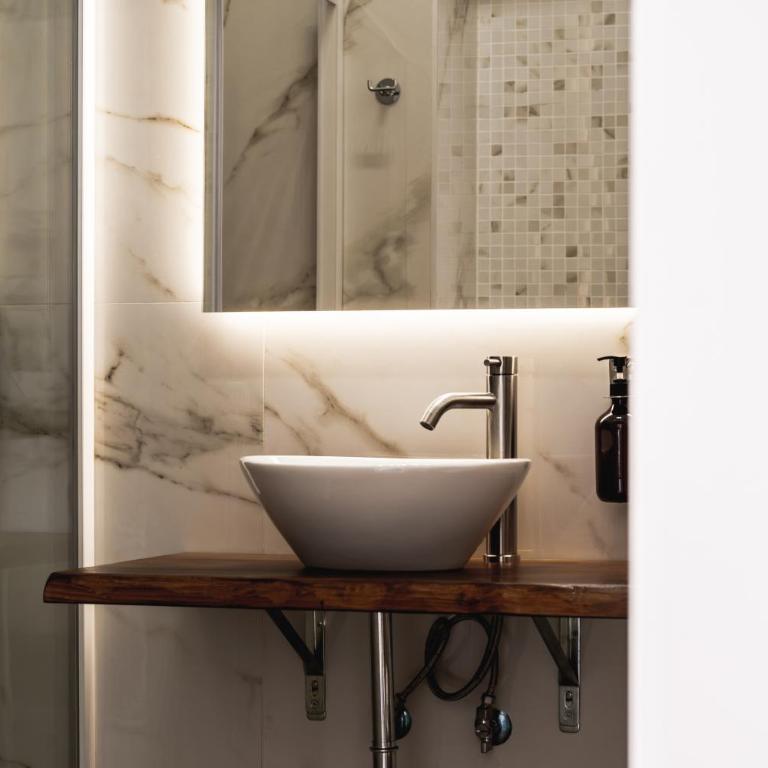 La bella vita luxury apartament and travel solution - Camera Queen con Vasca Idromassaggio - 5
