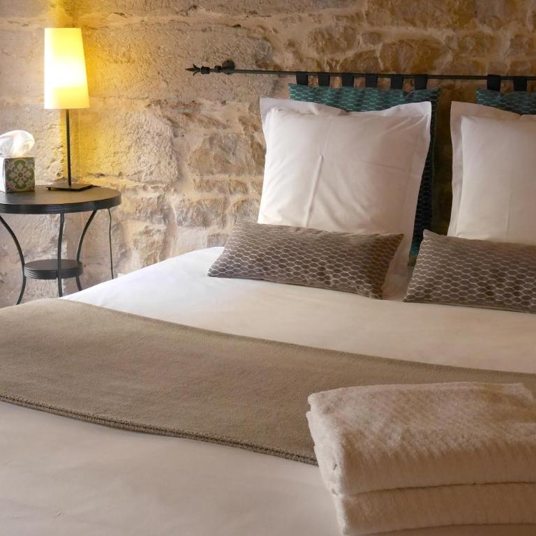 Nos chambres en ville B&B - Grande Chambre Double - 10