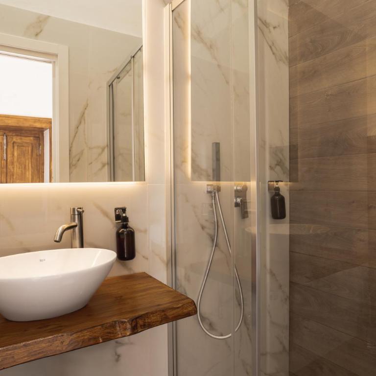 La bella vita luxury apartament and travel solution - Camera Matrimoniale con Balcone 2 - 5