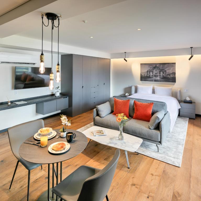 Amberes 64, an Ascend Collection Hotel - Suite with Balcony - 3