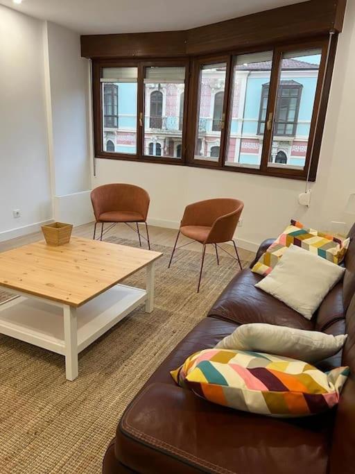 Luminoso y céntrico Llanes - Two-Bedroom Apartment with City View - 15