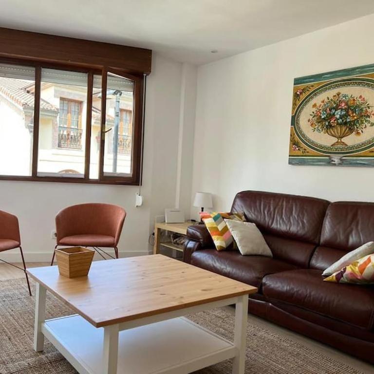 Luminoso y céntrico Llanes - Two-Bedroom Apartment with City View - 17