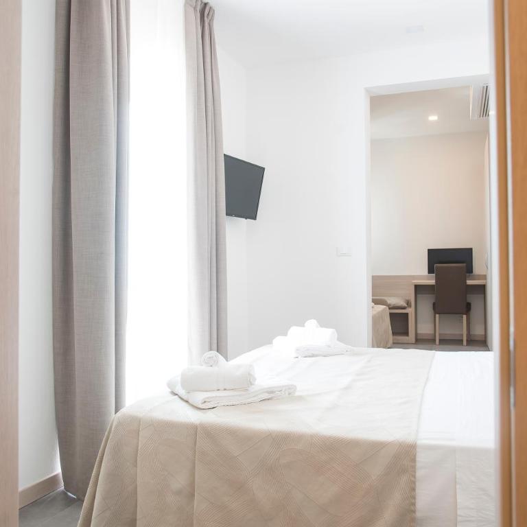 Hotel Solemare - Frontemare - 3 Stelle Superior - Deluxe Triple Room with Balcony and Lateral Sea View - 7