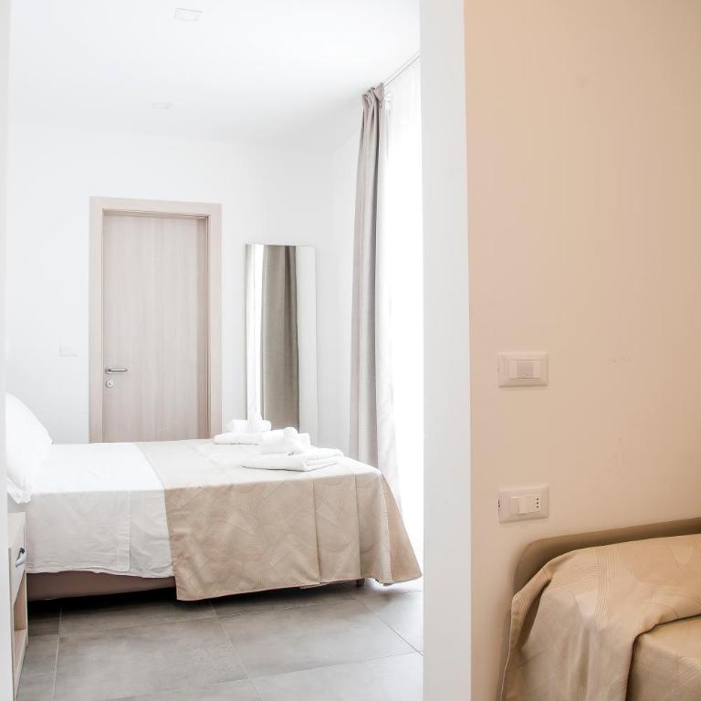Hotel Solemare - Frontemare - 3 Stelle Superior - Deluxe Triple Room with Balcony and Lateral Sea View - 8