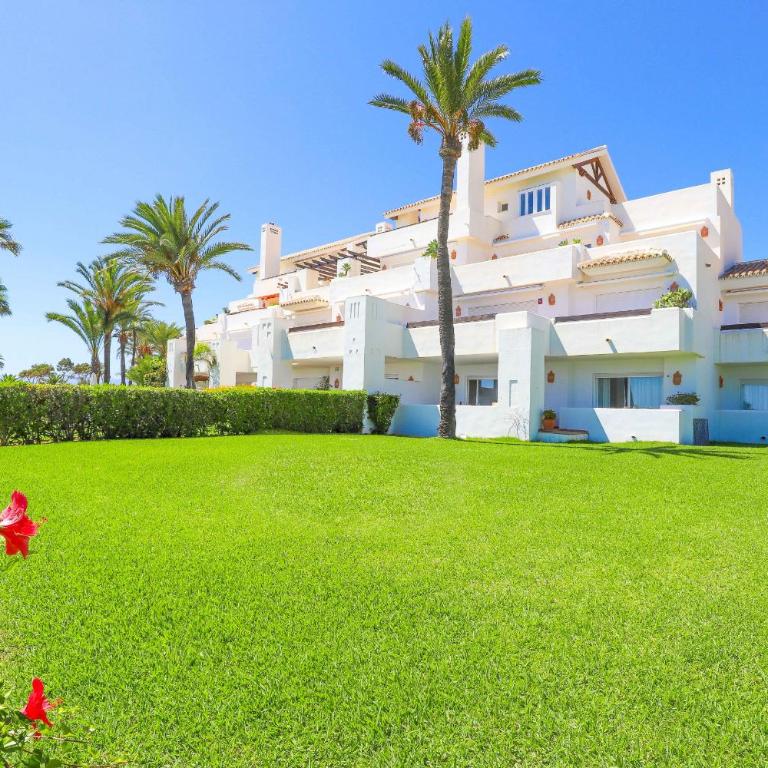 Frontline beach ground floor apartment - Los Monteros Palm Beach - Apartment with Sea View - 2