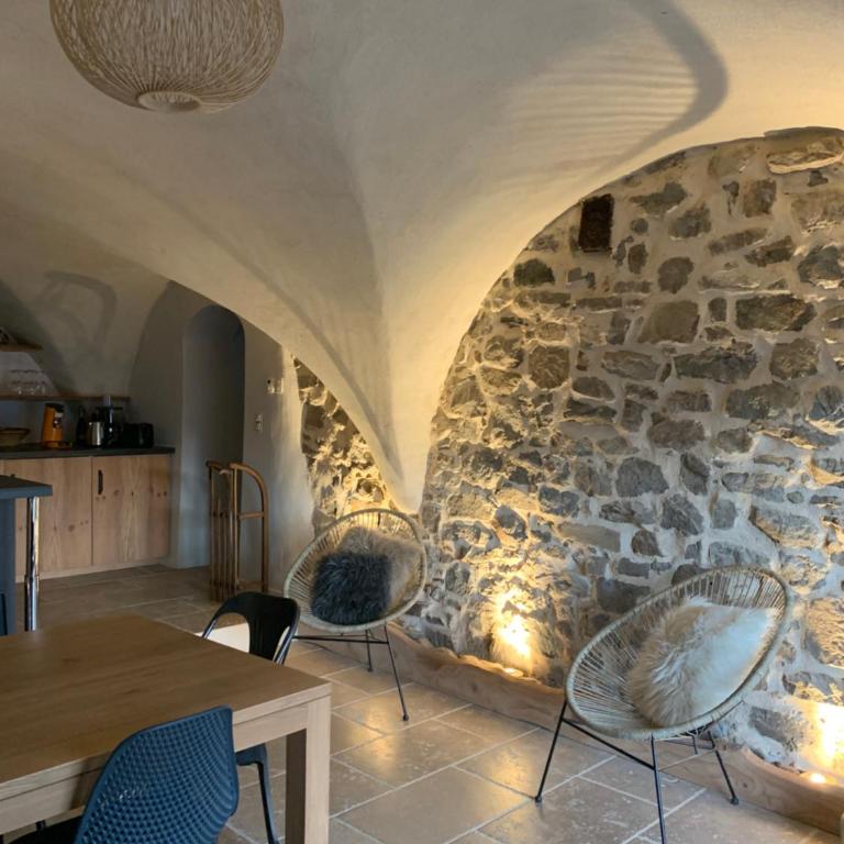 Ancienne ferme rénovée 8 pers, calme, confort, vue montagne et jardin - Maison de Vacances - 20