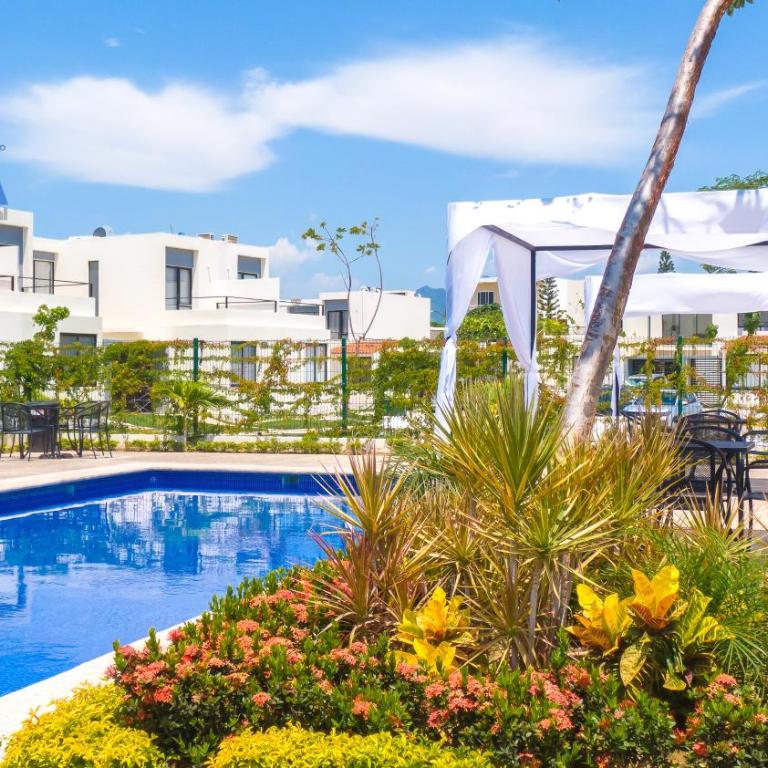 Casa con alberca, coto privado, gran ubicacíon - Casa de 2 dormitorios - 51
