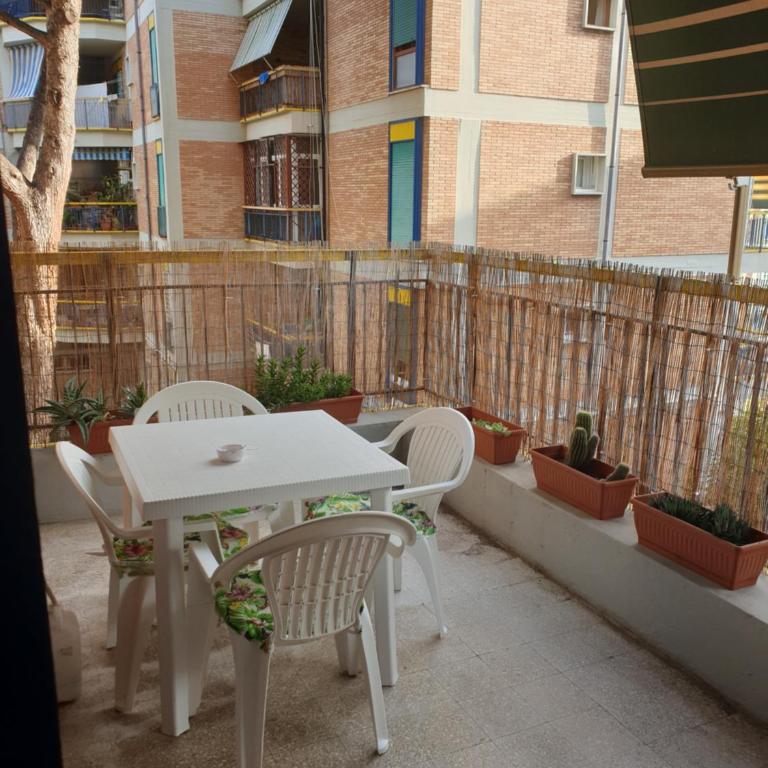 Trilocale Lido di Roma - Appartamento con 2 Camere da Letto - 22