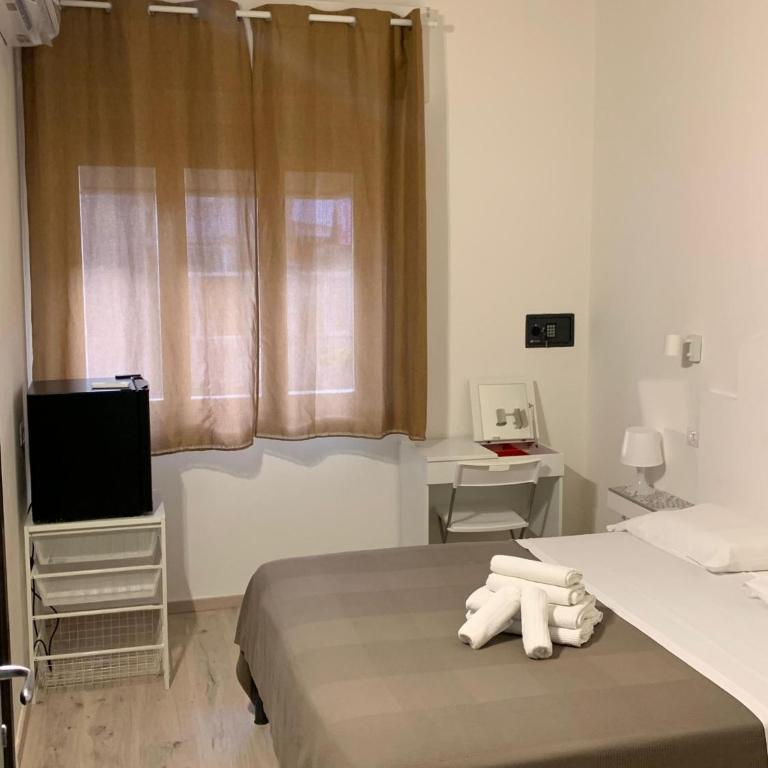 Enjoy Tropea Accomodation - Double Room with Private Bathroom - 2