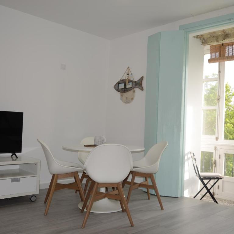 Espectacular piso en la misma plaza del Mentidero. - Apartamento de 3 dormitorios - 9