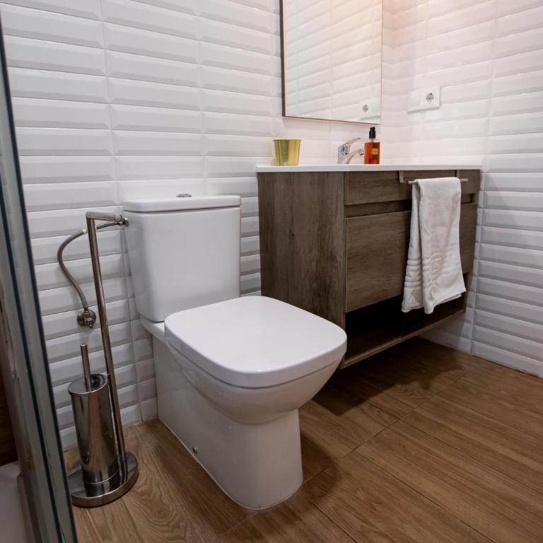 Apartamentos Doña Concha - One-Bedroom Apartment in ground floor with with access to a shared terrace - 24