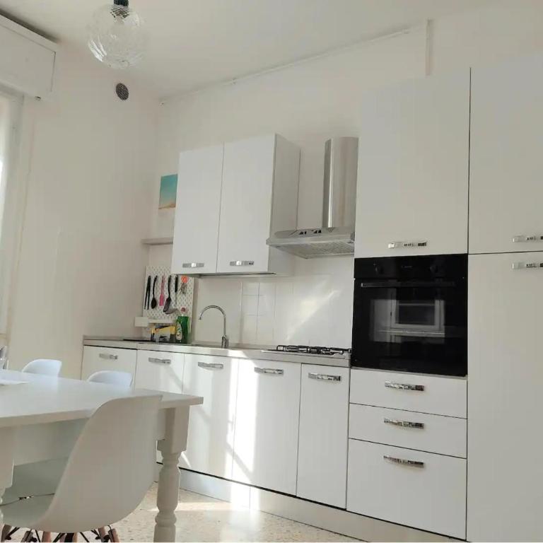 Grande appartamento, Palacongressi Bellaria centro e mare - Appartamento con 2 Camere da Letto e Balcone - 2