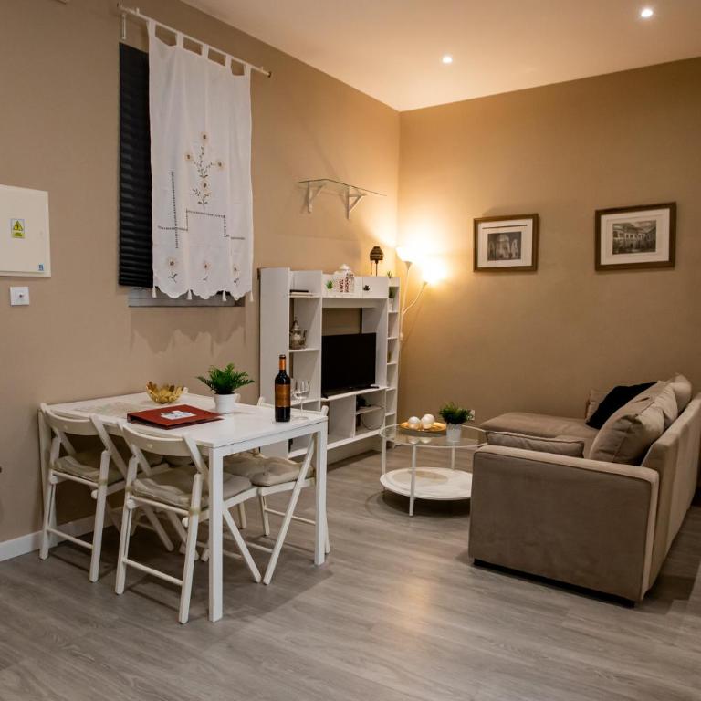 Apartamentos Doña Concha - Two-Bedroom Apartment with two bathrooms in ground floor, with access to a shared terrace - 26