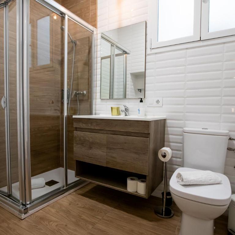 Apartamentos Doña Concha - Two-Bedroom Apartment with two bathrooms in ground floor, with access to a shared terrace - 2