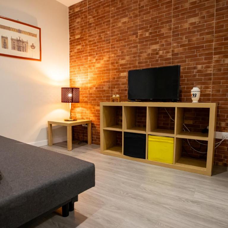 Apartamentos Doña Concha - Two-Bedroom Apartment with two bathrooms, small balconies and a shared terrace - 3