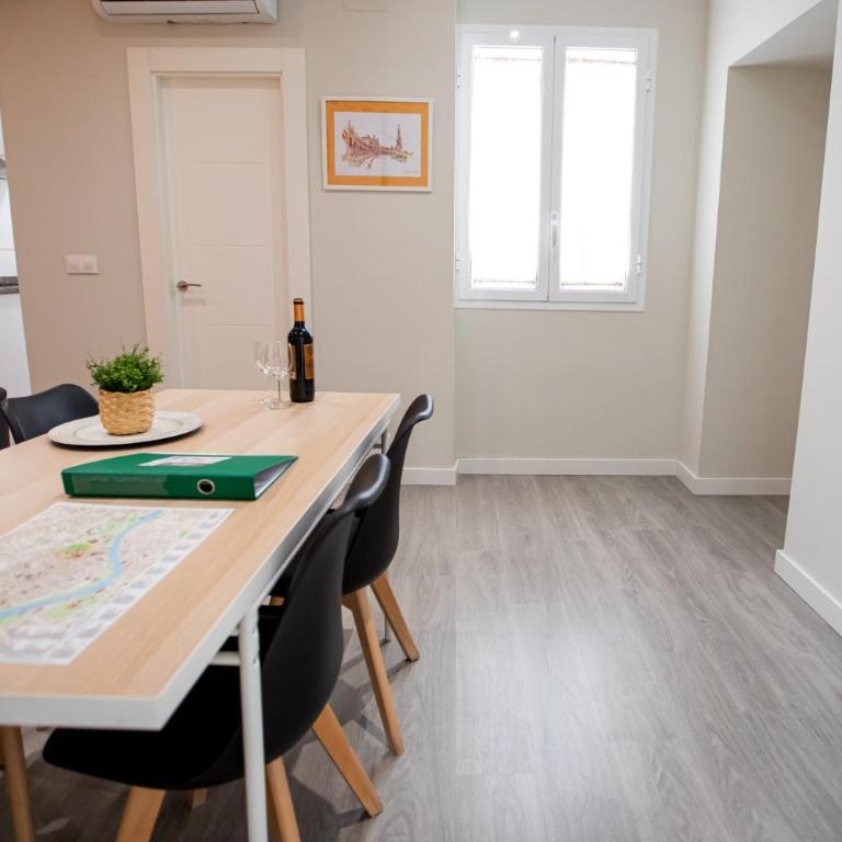 Apartamentos Doña Concha - Two-Bedroom Apartment with two bathrooms, small balconies and a shared terrace - 7