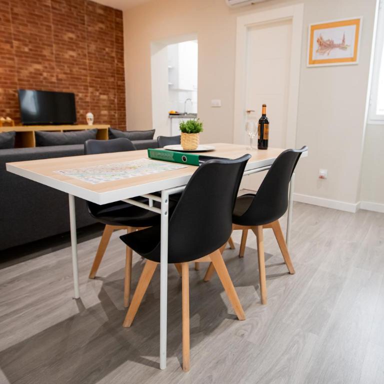 Apartamentos Doña Concha - Two-Bedroom Apartment with two bathrooms, small balconies and a shared terrace - 11