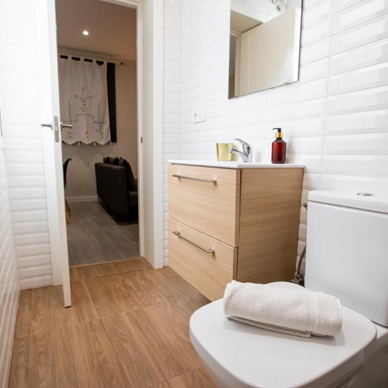 Apartamentos Doña Concha - Two-Bedroom Apartment with two bathrooms, small balconies and a shared terrace - 13