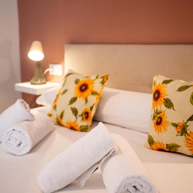Apartamentos Doña Concha - Two-Bedroom Apartment with two bathrooms, small balconies and a shared terrace - 17