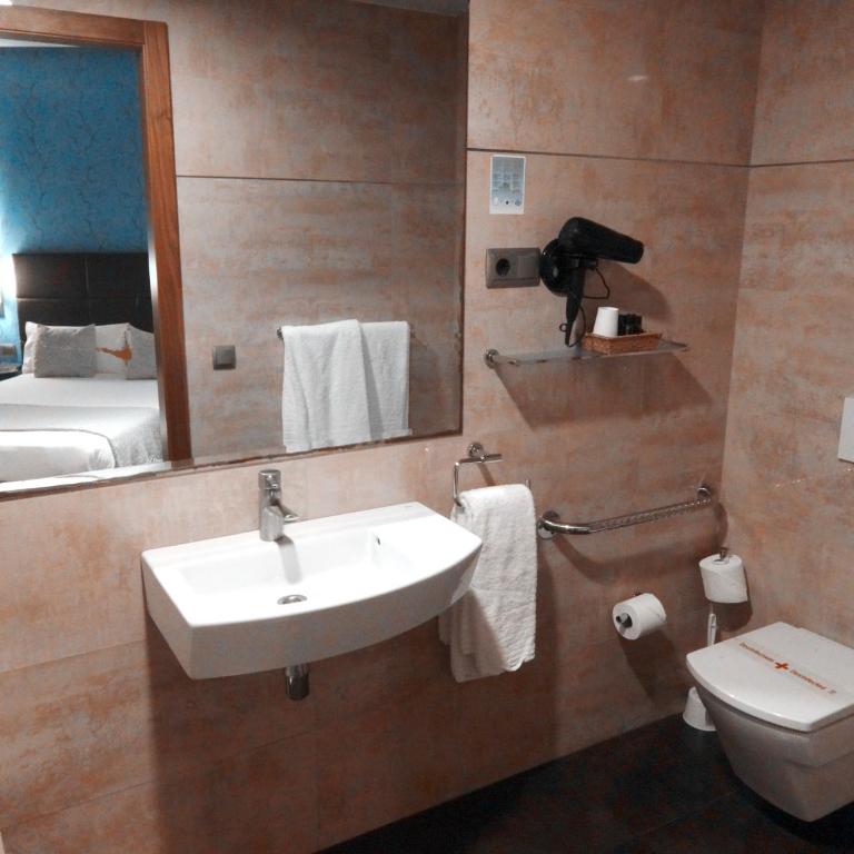 Hotel Lloret Ramblas - Superior Double Room - 14
