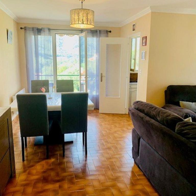 Appartement F3, 4 Couchages, Balcon, Wi-Fi, Garage, Ascenseur, Proche Centre et Cures, Amélie-les-Bains - Appartement 2 Chambres - 2