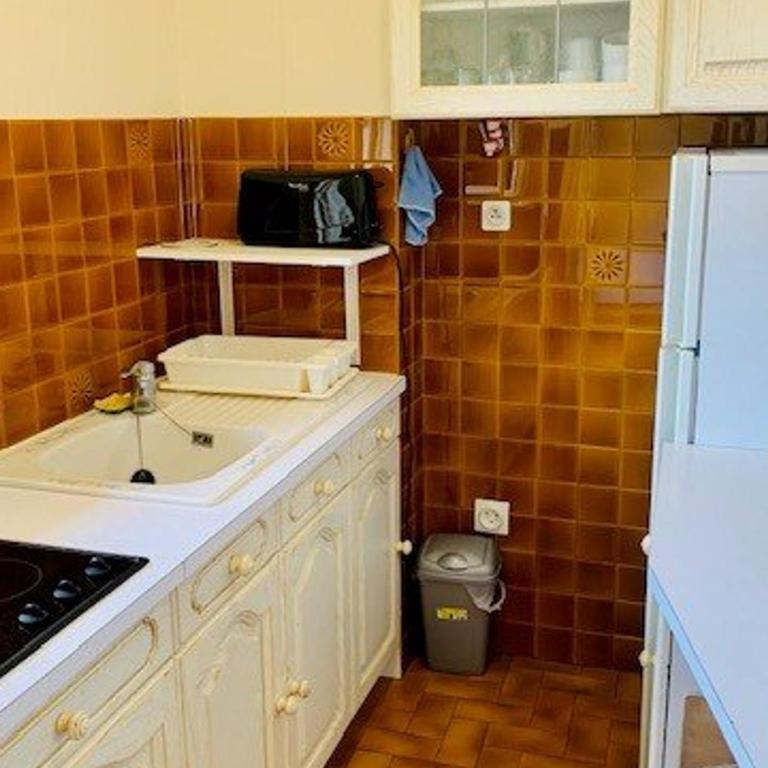 Appartement F3, 4 Couchages, Balcon, Wi-Fi, Garage, Ascenseur, Proche Centre et Cures, Amélie-les-Bains - Appartement 2 Chambres - 7