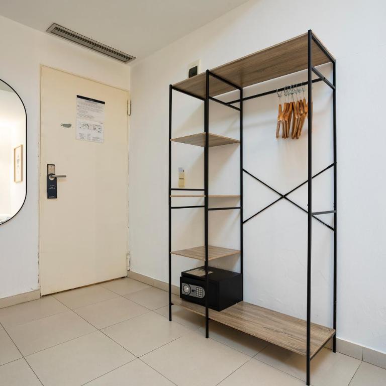 HOSTAL BEDMATES - Triple Room - 6