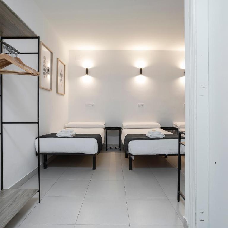 HOSTAL BEDMATES - Triple Room - 9