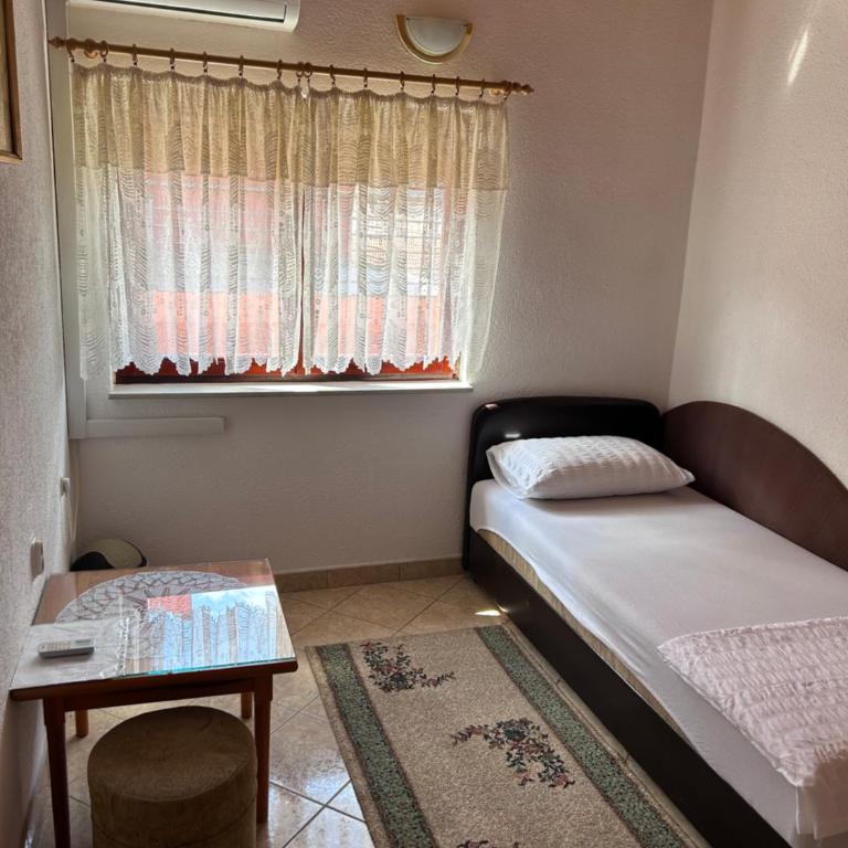 Guesthouse Centro - Three-Bedroom Premium Apartment - 11