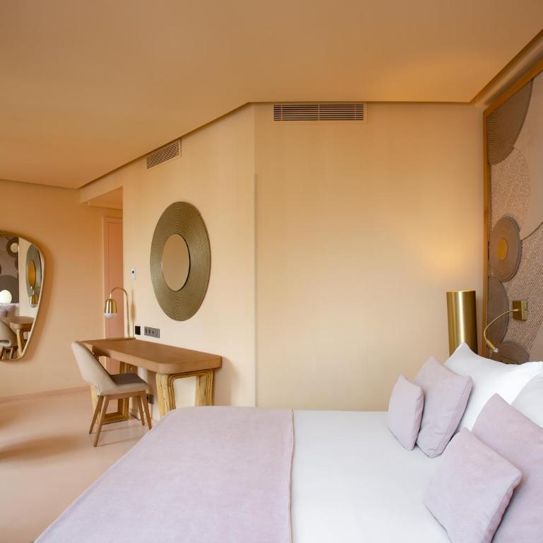 Room Mate Macarena, Madrid Gran Vía - Junior Suite with Gran Via View - 5